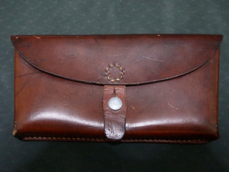 スイス軍レザーポーチ