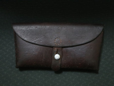 スイス軍レザーポーチ