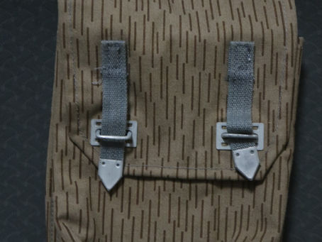 東ドイツ軍レインドロップカモポーチ