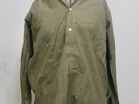 ルーマニア軍ヘンリーネックシャツ