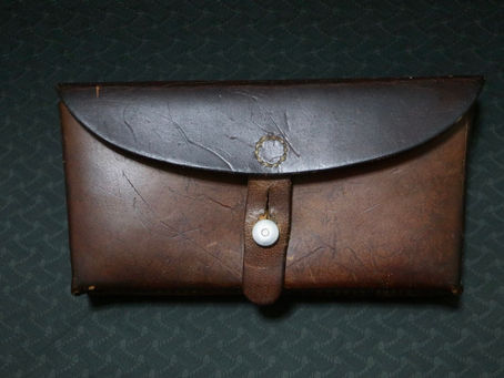 スイス軍レザーポーチ