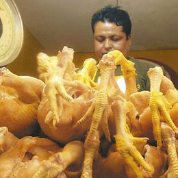El pollo y algunas verduras se encarecen por baja oferta