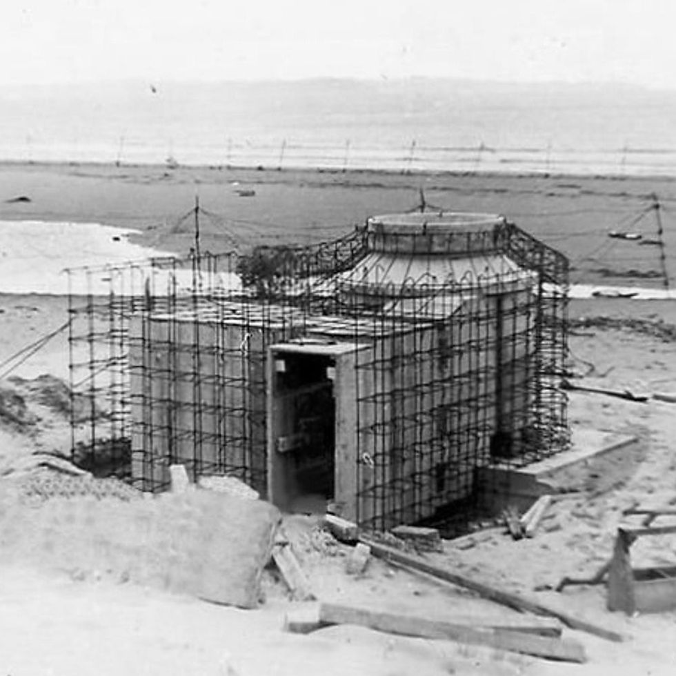 Thumbnail: Bunker Tobruk Regelbau 58c (Juno beach, D-day, WW2) - PERSONAL USE