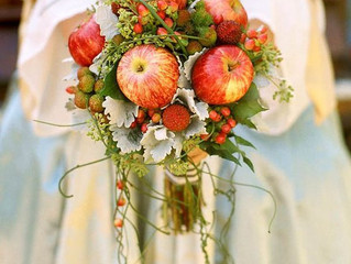 Frutas en el postre... y en el ramo de novia.