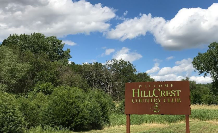 Grand street entry to Hillcrest Country Club of Lincoln, NE