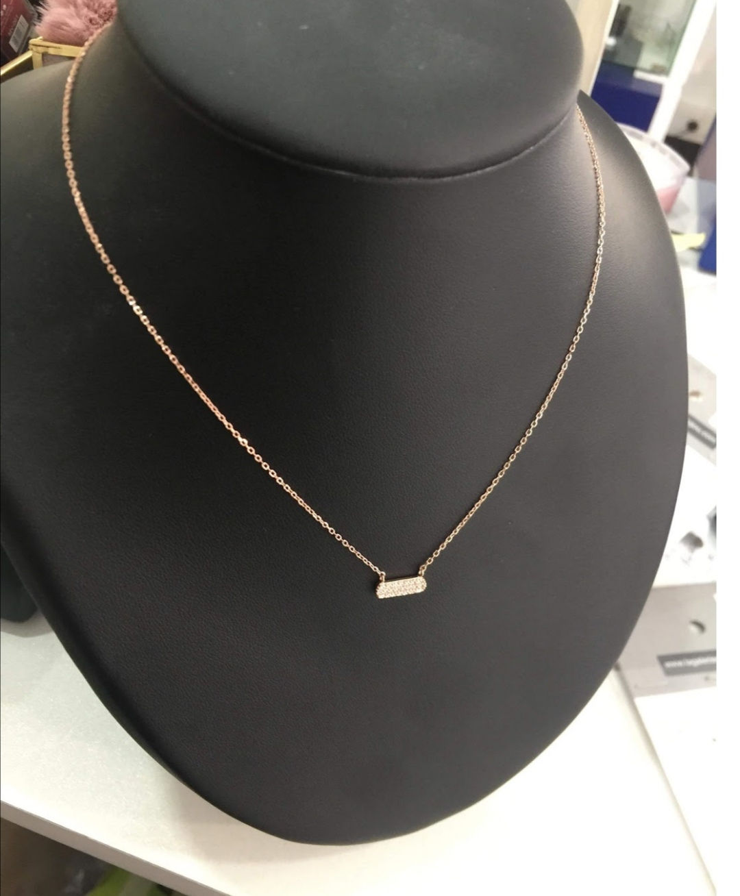 Collier plaque or