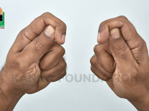 Kilimooku Mudra: soothing throat and Stomach Discomfort