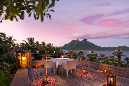 Mt Otemanu Private Dinner 01.jpg