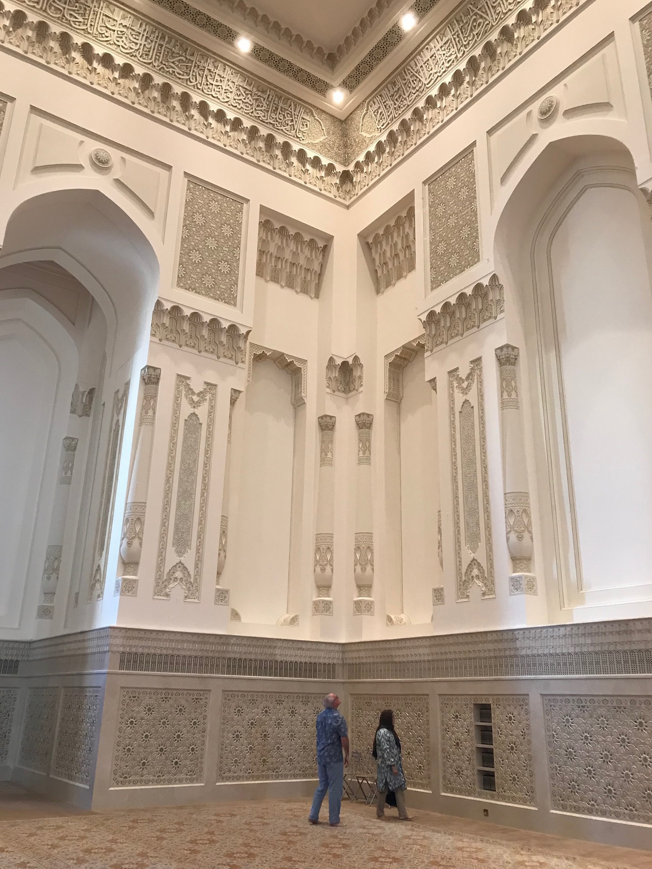 Main prayer hall in Sultan Qaboos Grand Mosque in Sohar, Omanh