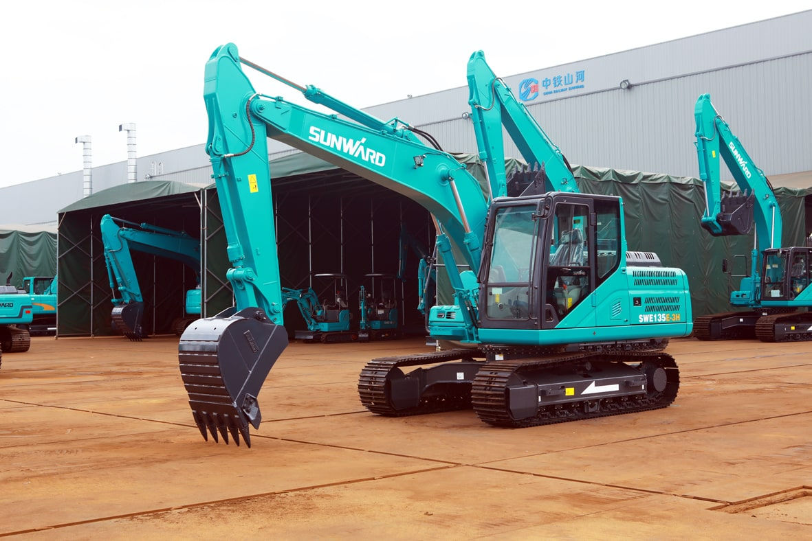 ESCAVADEIRA 14 TON - SWE135E-3H