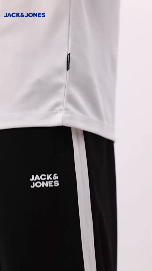 थंबनेल: Jack&Jones - Icero Round Neck Tee - Black