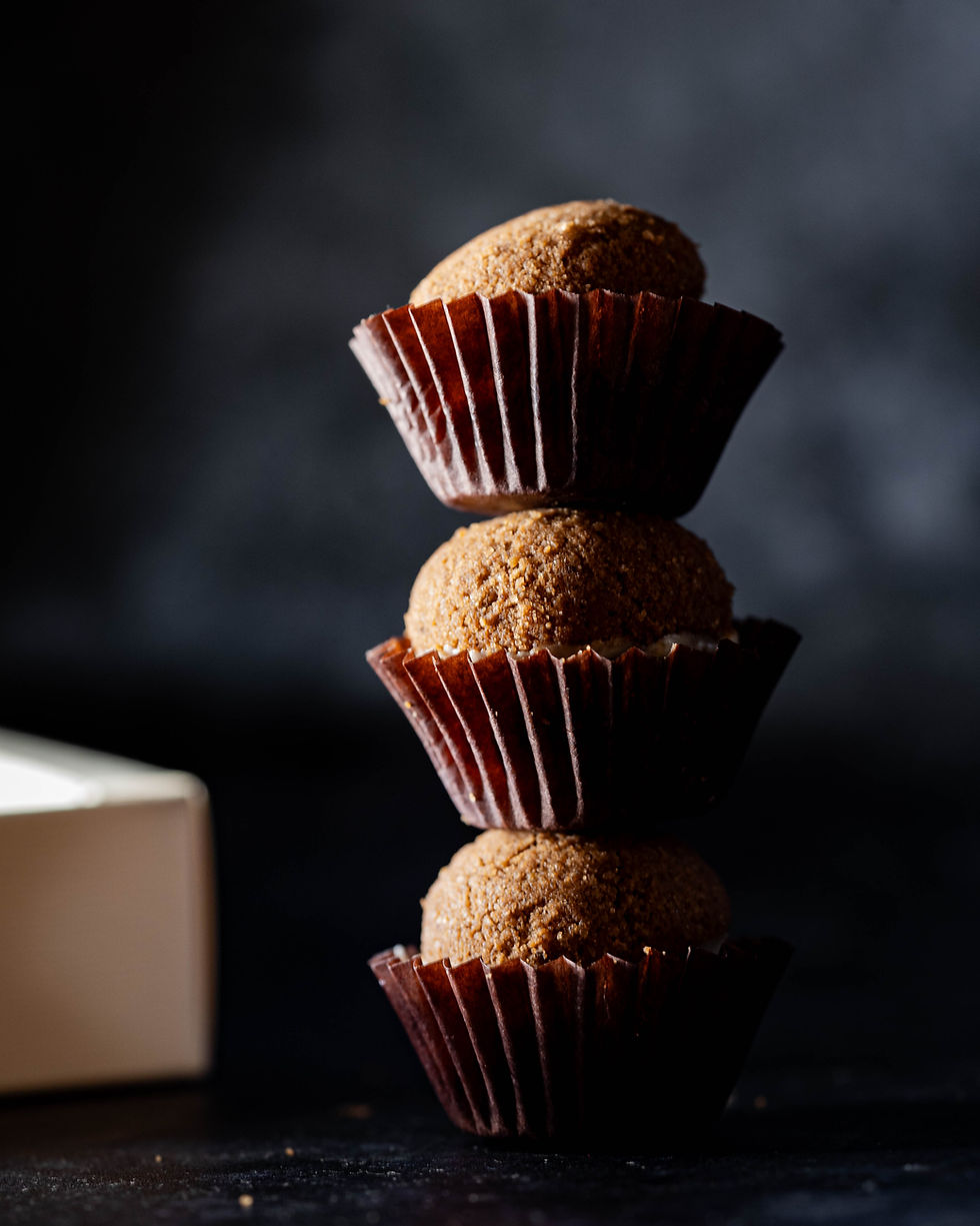 Thumbnail: Baci di dama - Traditional Hazelnut with Extra Dark Chocolate