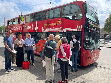 Baugruppe bei einer Hop on Hop of tour in Karlsruhe