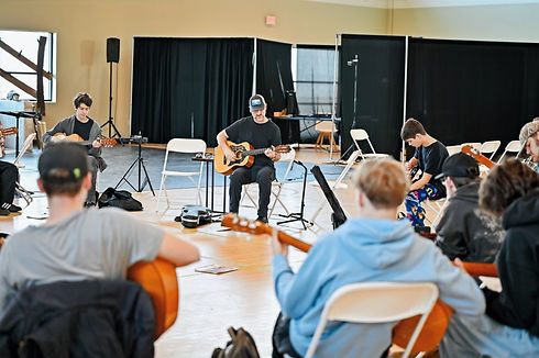 HS Guitar Class-0974_edited.jpg