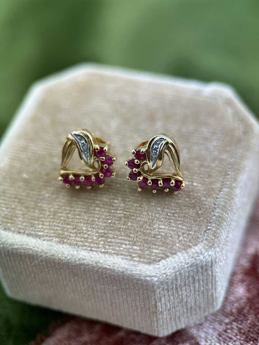Thumbnail: 14k Yellow Gold Elegant Women’s Red Spinel Heart Shaped Earrings Vintage 3g Tw
