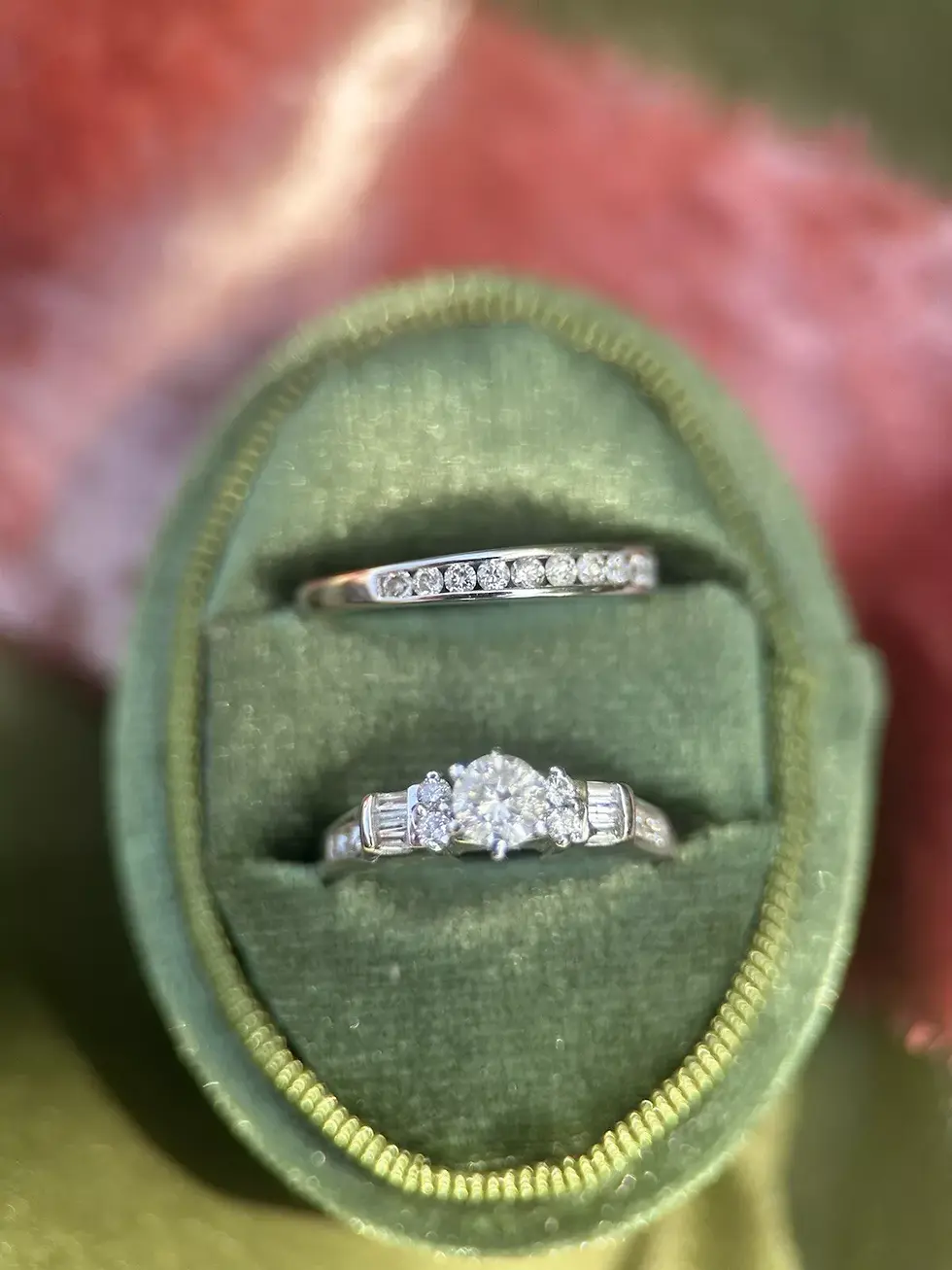 Thumbnail: 14k White Gold Diamond Vintage Wedding Ring Set Size 7