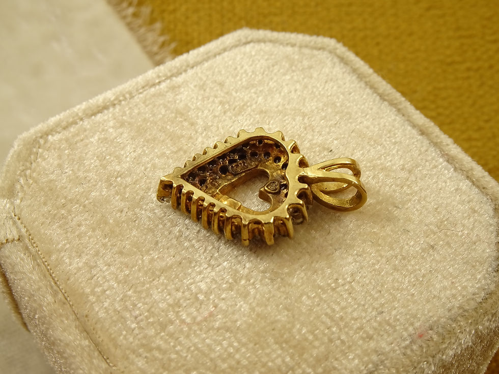 Thumbnail: Vintage Dainty 10K Yellow Gold Heart Shaped Diamond Pendant Romantic Gift 2.4 g