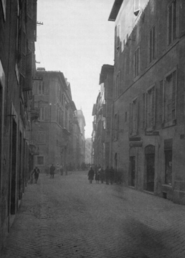 VIA DELLE BOTTEGHE OSCURE