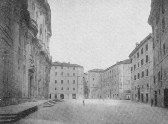 PIAZZA CHIESA NUOVA