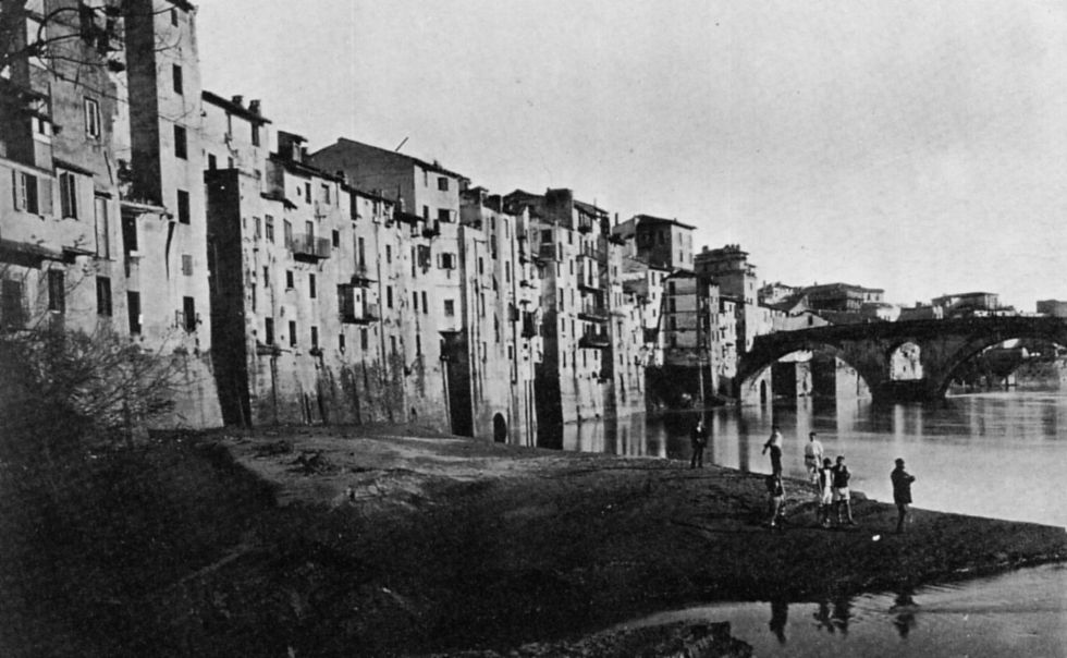 LUNGOTEVERE