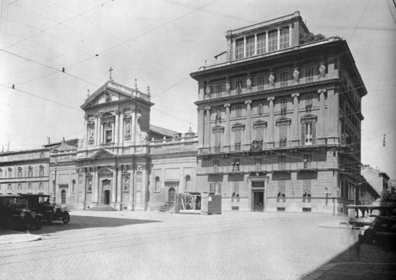 VIA BISSOLATI