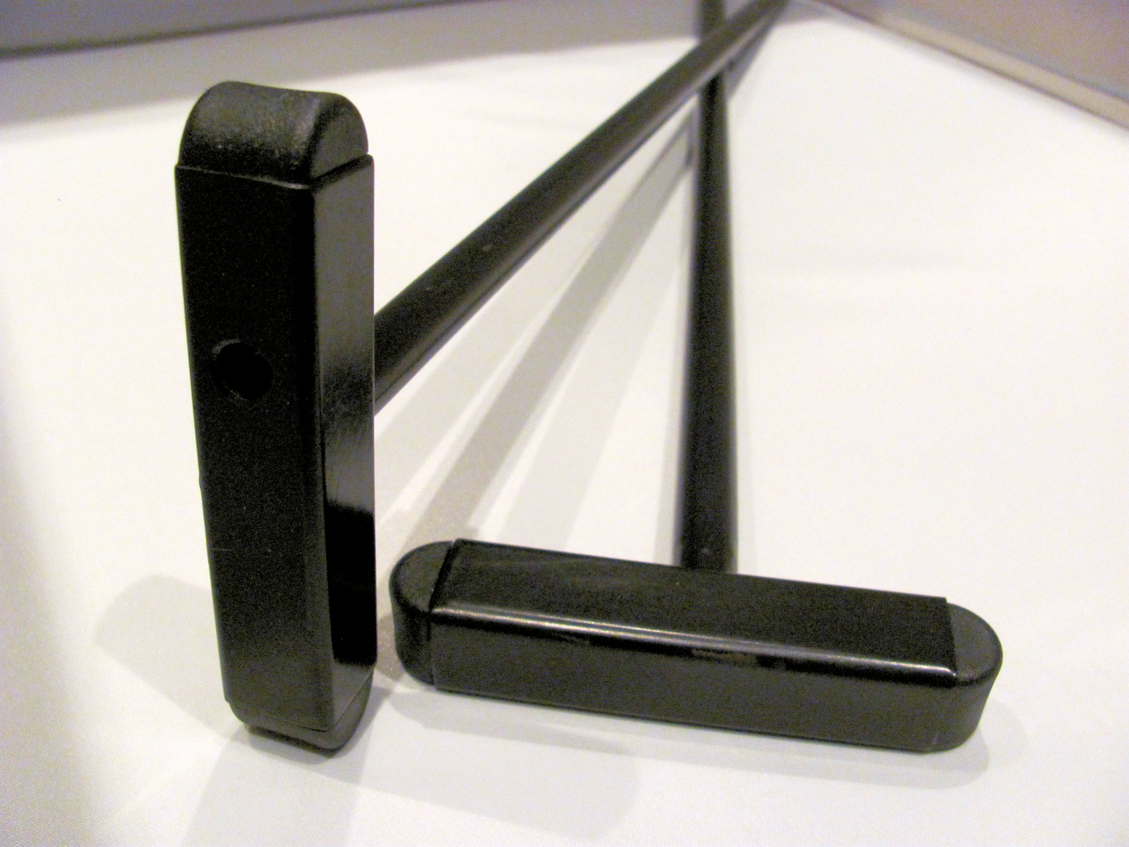 REPLACEMENT RETAINING BARS