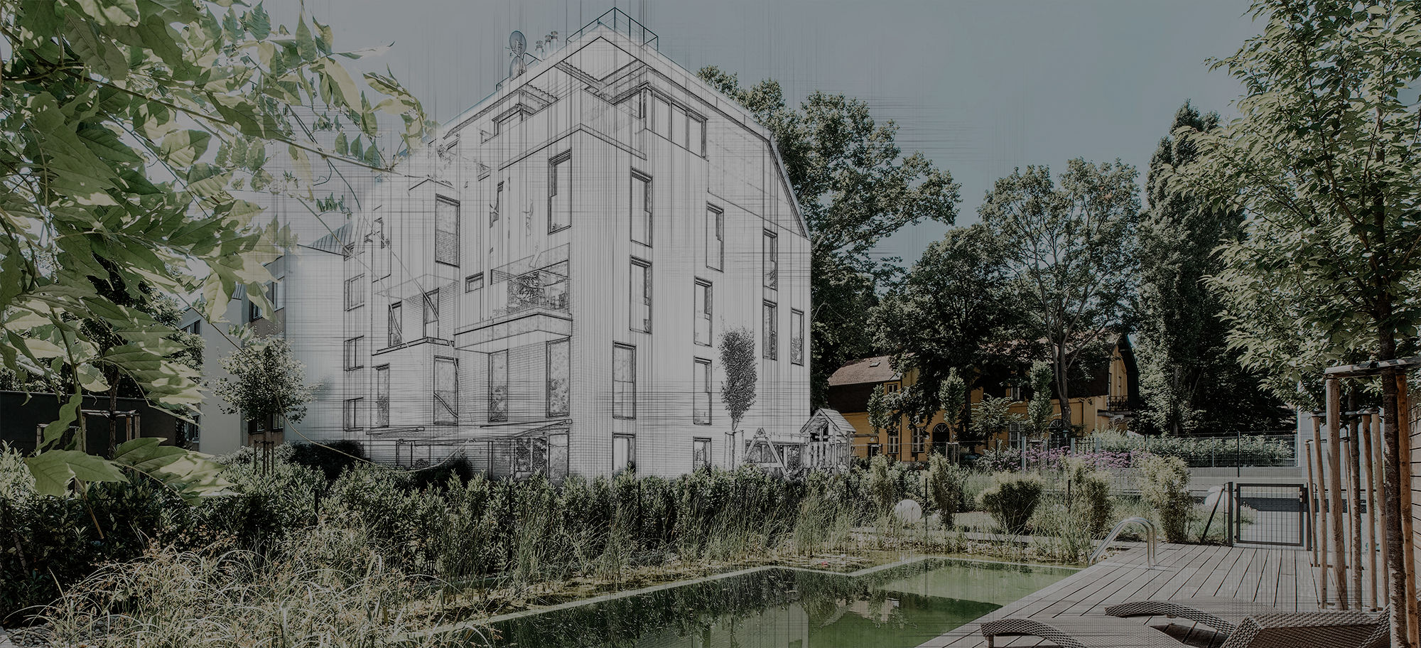 Visualisierung eines modernen Wohnprojekts der LENIKUS IMMOBILIEN mit Naturteich und Gartenanlage – Kombination aus Architekturzeichnung und realisiertem Gebäude, symbolisch für nachhaltiges und ästhetisches Wohnen in Wien.