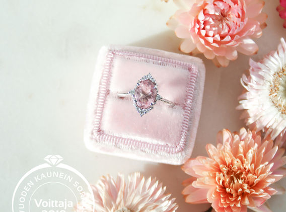 Pretty In Pink valkokultainen morganiitti vihkisormus vuoden kaunein sormus 2019