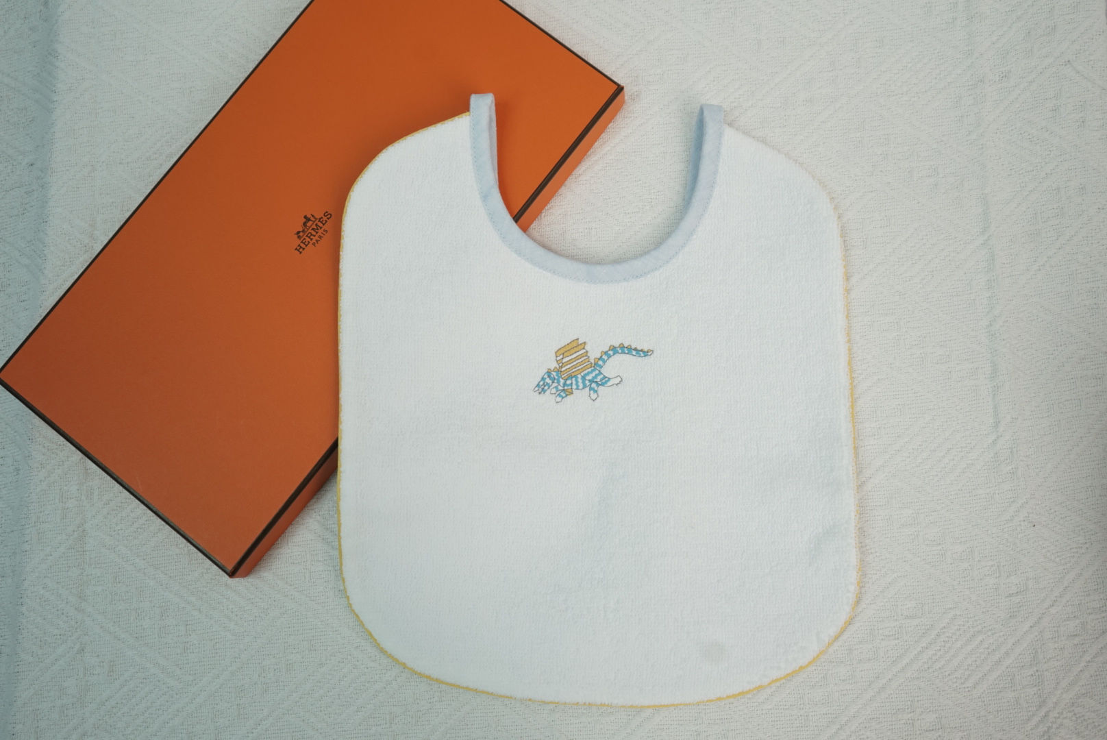 Hermes Epopee bib