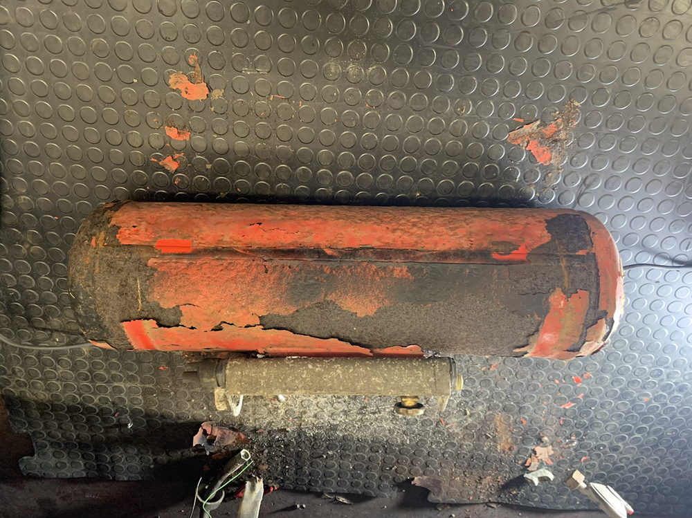 Citroen Motorhome underslung gas tank replacement.