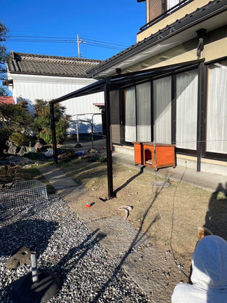 テラス屋根取付からのドックラン用フェンス設置工事