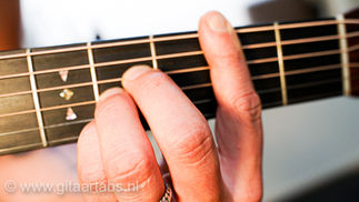 Ces - Cb akkoord gitaar