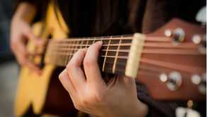 10 Tips voor het (snel) beter leren spelen van gitaar