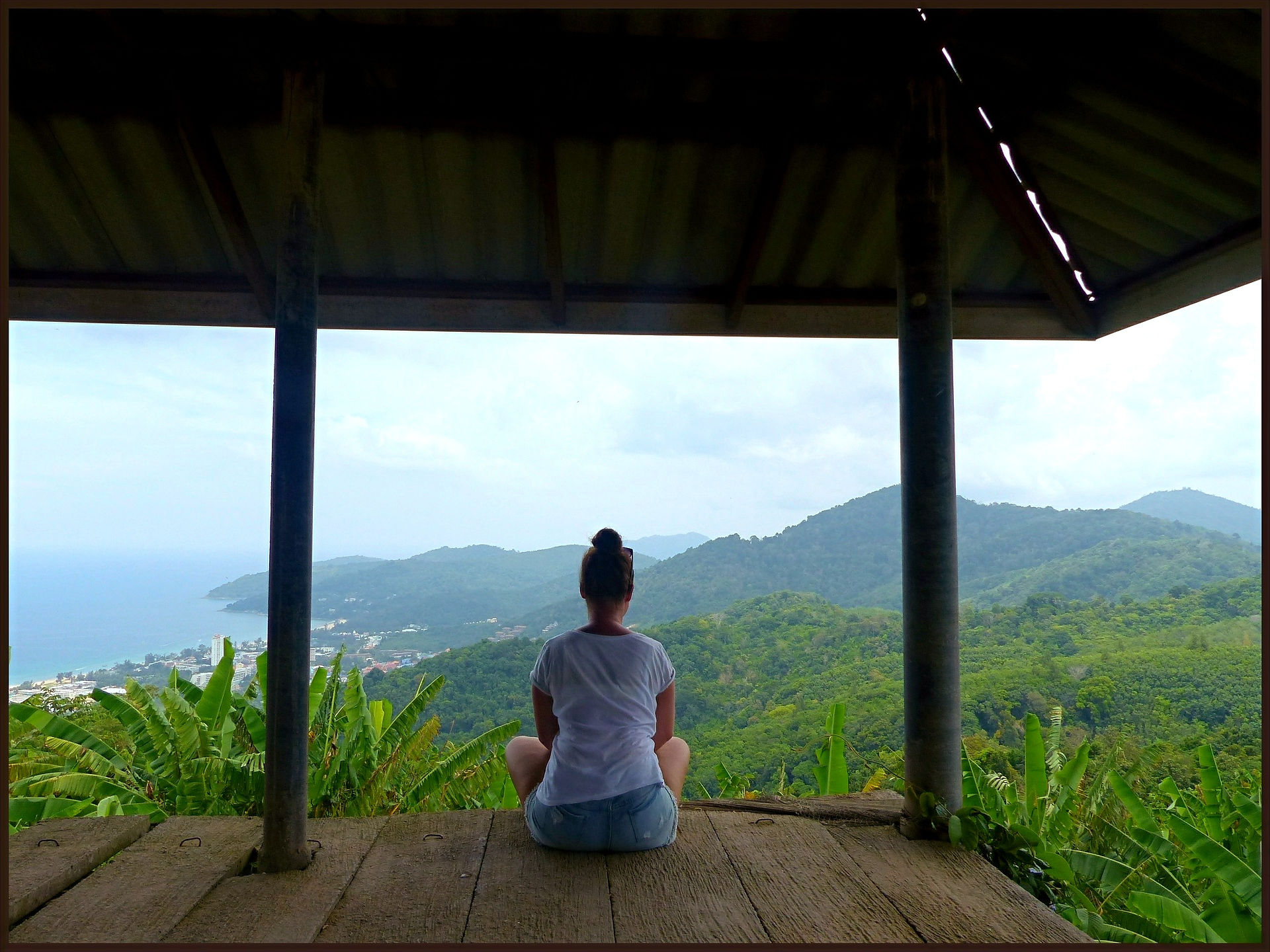 journeys & scorpions | travelblog | Thailand-Phuket | Big Buddha | View to Karon Beach | Viewpoint, left of the Nak-Kerd Seaview Cafe