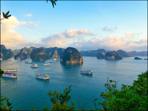 journeys and scorpions travelblog | Vietnam, Halong Bay, Ti Top Island, Ti Top Dinh nui Dao