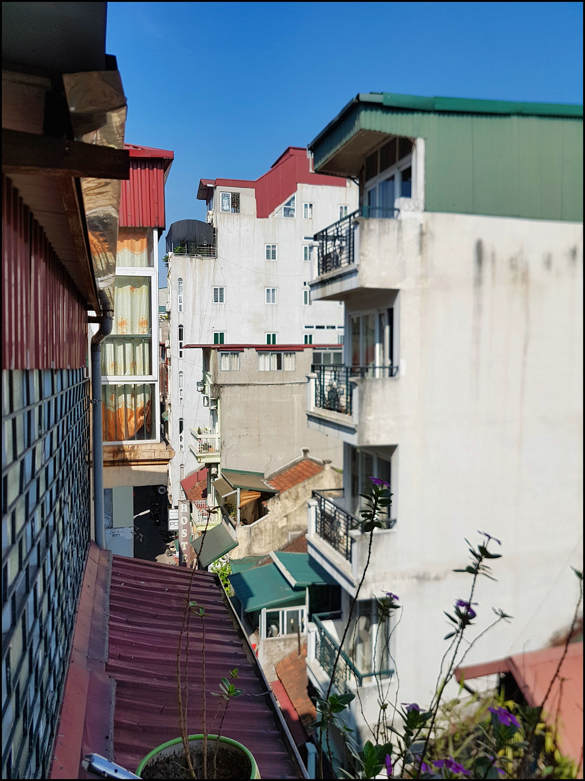 journeys and scorpions travelblog | Vietnam | Hanoi Lucky II Hotel