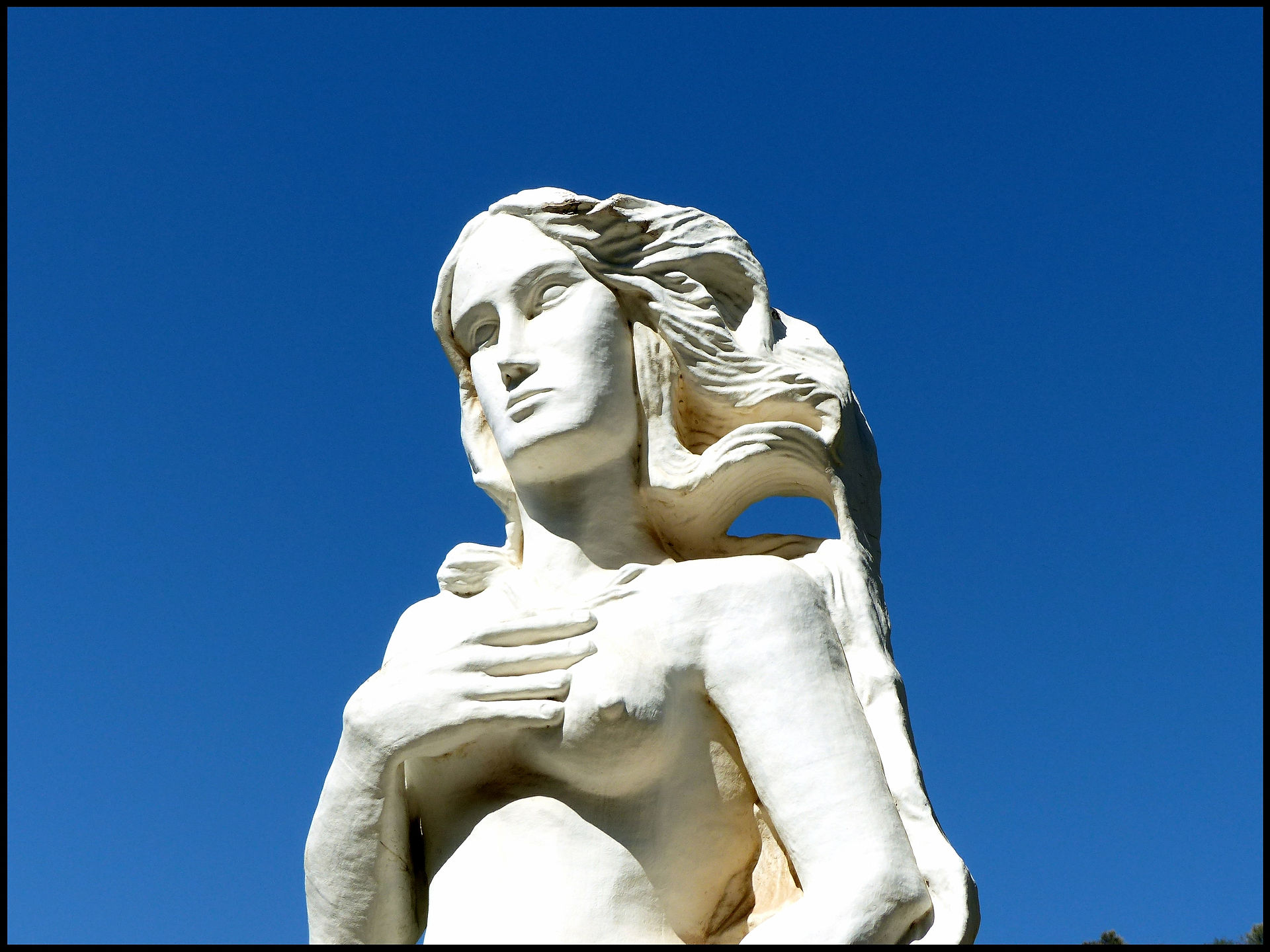 journeys & scorpions | travelblog | Cyprus | Adonis Waterfall | Aphrodite statue