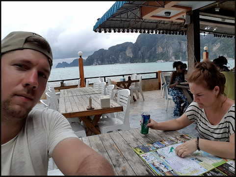 journeys & scorpions | travelblog | Thailand-Phi Phi Island