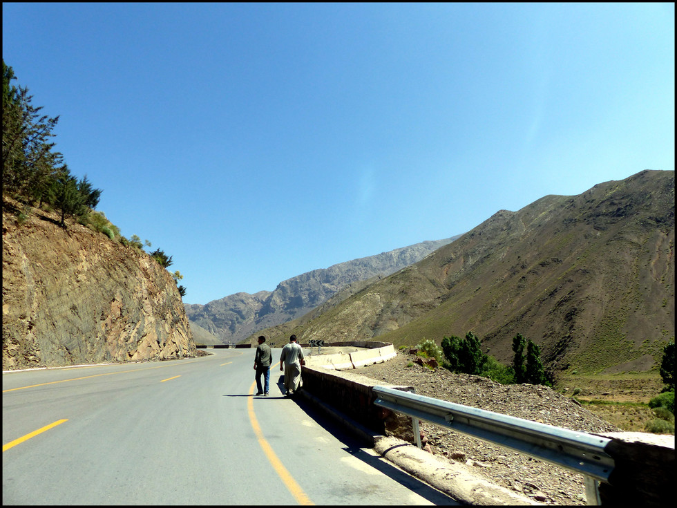 journeys & scorpions | travelblog | Morocco Atlas Mountain Route N9