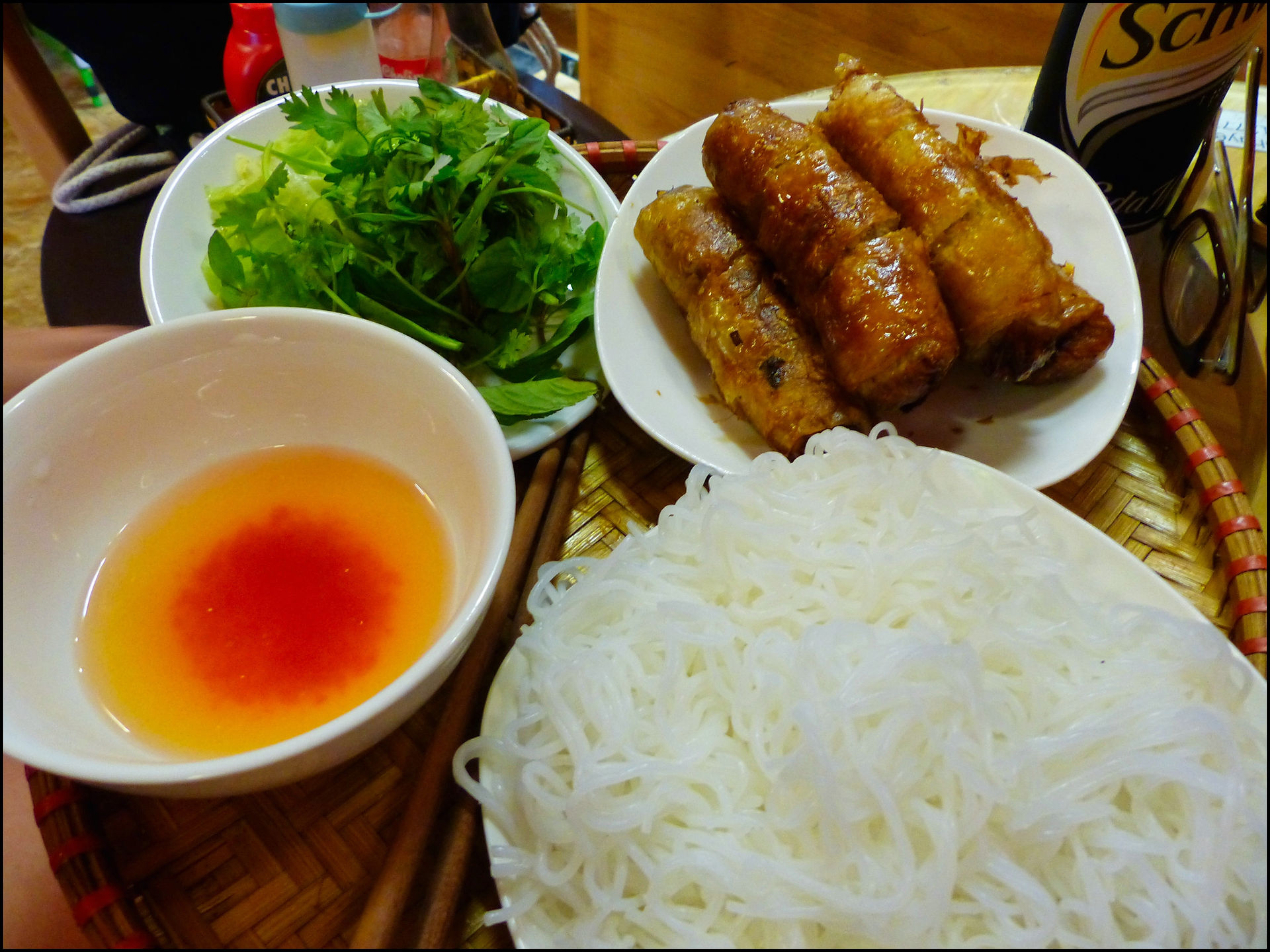 journeys and scorpions travelblog | Vietnam, Hanoi Lunch Street Lucky II Hotel