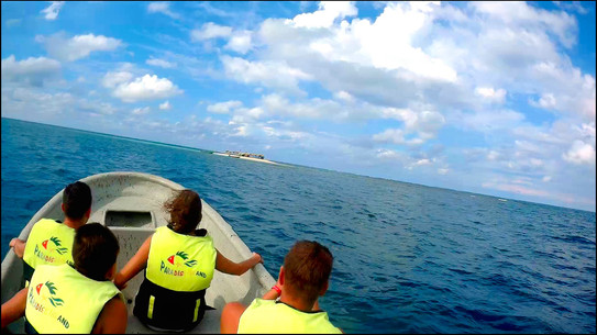 journeys and scorpions travelblog | Dominican Republic | Paradise Island Beach Resort, Punta Rucia | Boatride to Paradise Island