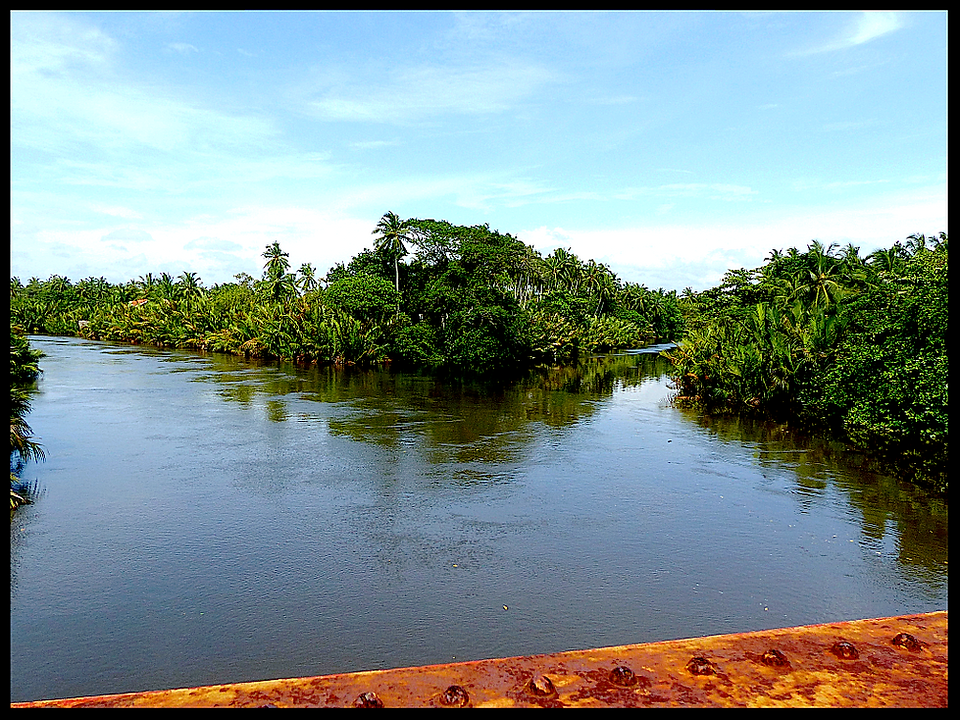 journeys & scorpions | travelblog | Sri Lanka | Gin Oya Bridge