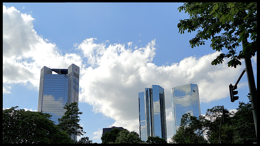 Trianon & Deutsche Bank Twin Towers