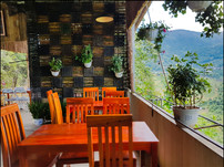 journeys and scorpions travelblog | Vietnam-Sapa, Viewpoint Cafe