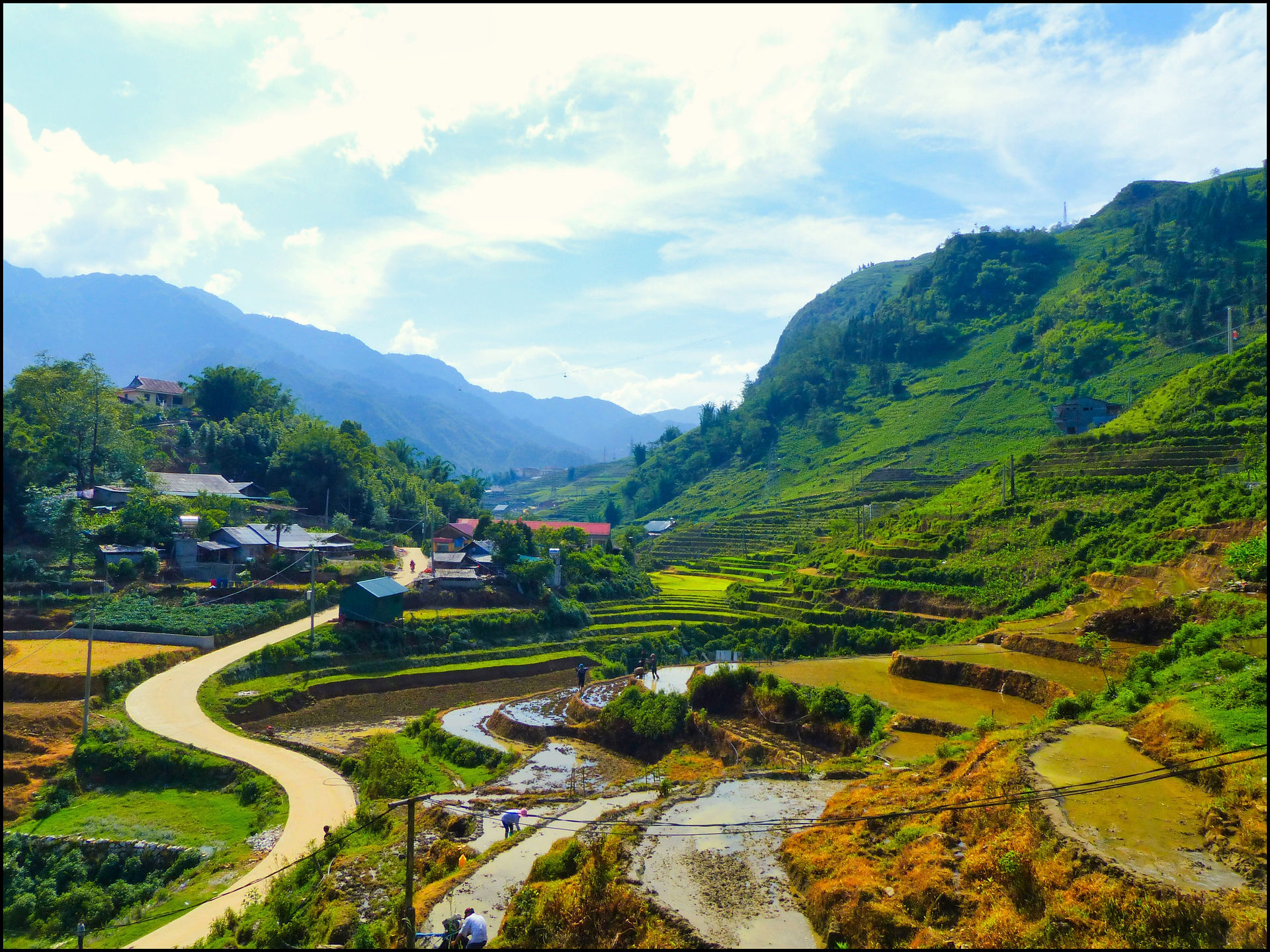 journeys and scorpions-travelblog | Vietnam, Sapa, Nha Hang Sapa, Cat cat amazing view Restaurant-Khu Du Lịch Cát Cát