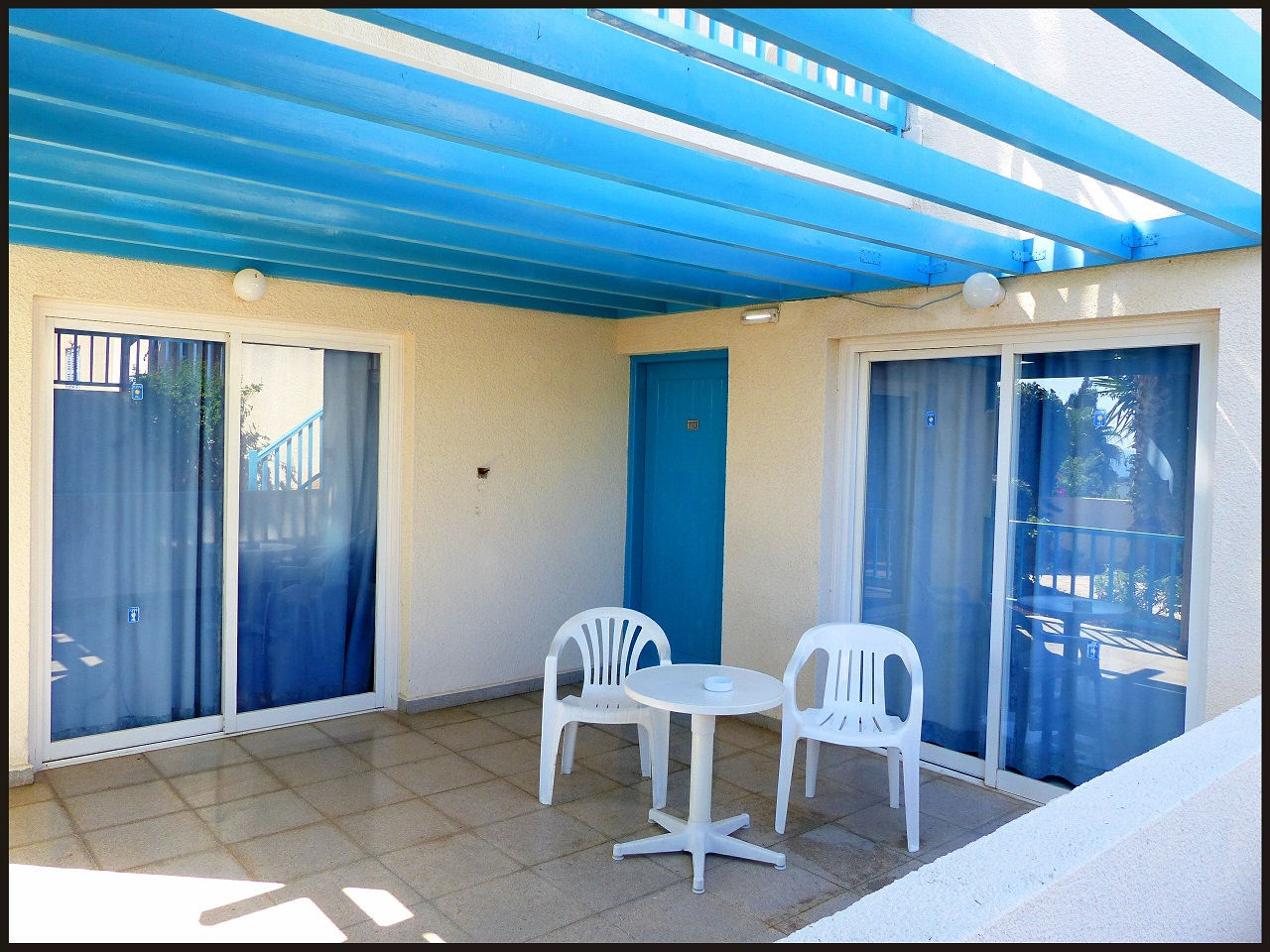 journeys & scorpions | travelblog | Cyprus | Pafos | Sunny Hill Hotel