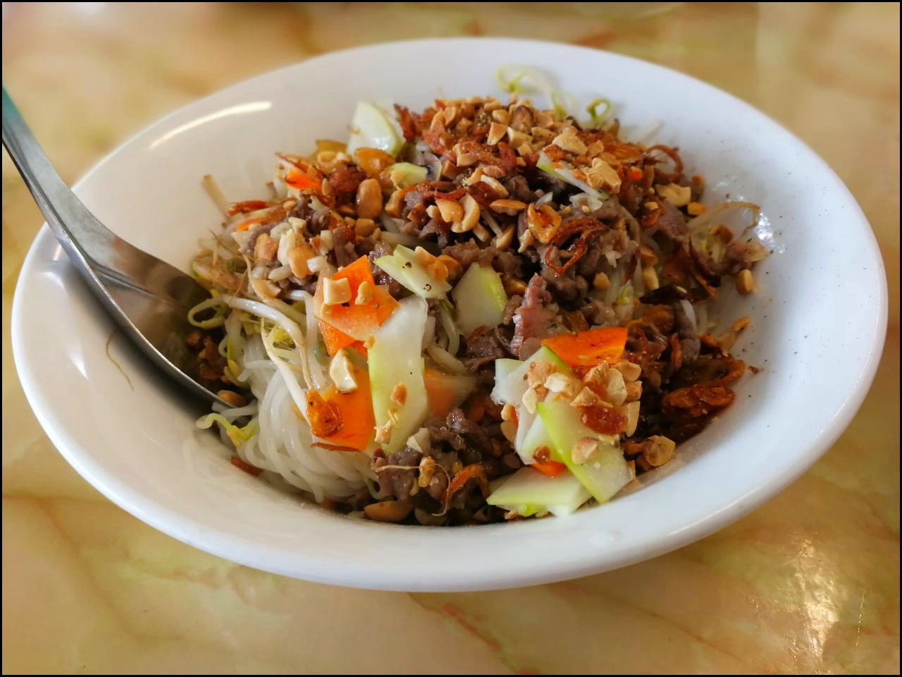journeys and scorpions travelblog | Vietnam, Hanoi Quán Bánh Cuốn Kỳ Đồng