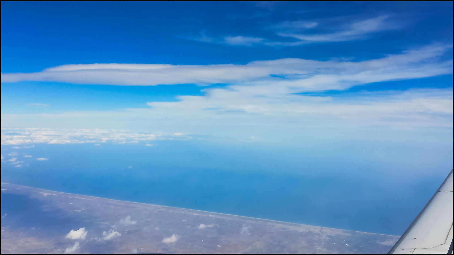 journeys & scorpions travelblog | Tunisia flight