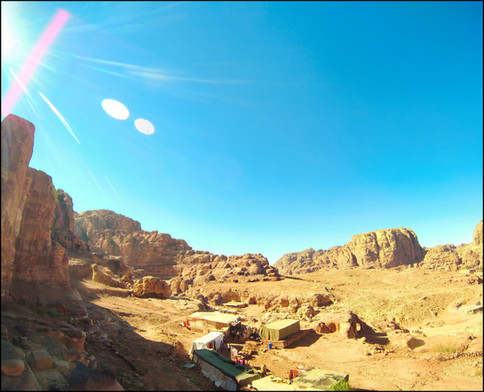 journeys and scorpions travelblog | Jordan-Petra, Urn Tomb View