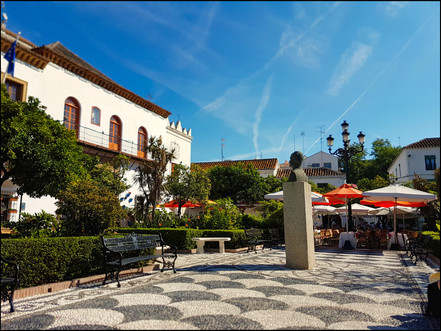 journeys and scorpions travelblog | Spain, Andalusia | Marbella, Old Town | Plaza de los Naranjos | Escuela de Crecimiento | Casa del Corregidor
